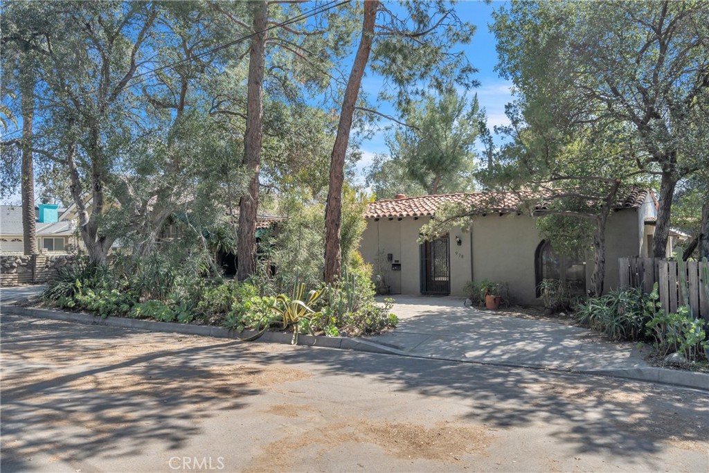 Properties 2 978 Kent Street
