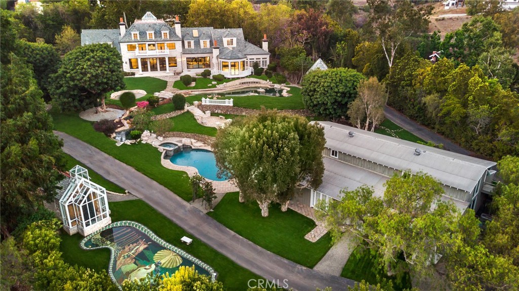 10 Strawberry Lane
