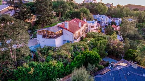 A home in Studio City