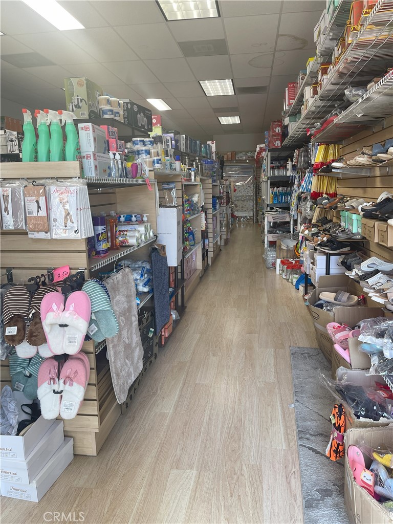 912 S Glenoaks blvd