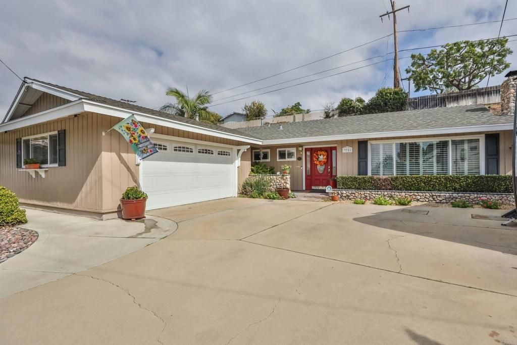 listing image 130724702623393852572