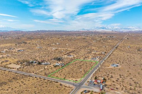 Photo of 3342 Yucca Mesa Road, Yucca Valley, CA 92284 (MLS # JT25012913) Photo of 3342 Yucca Mesa Road, Yucca Valley, CA 92284 (MLS # JT25012913)