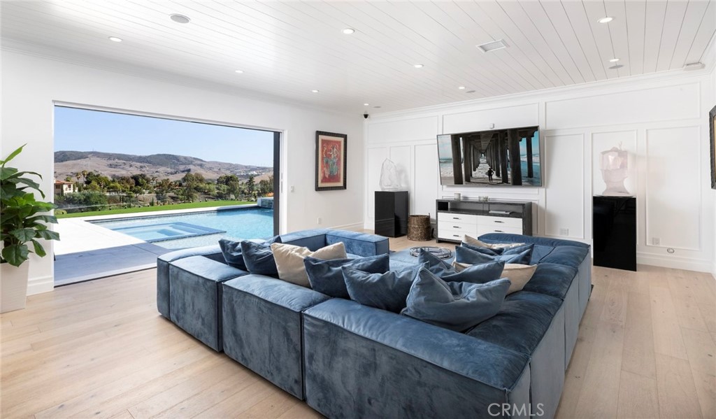 Hunt Club (HC) - Residential