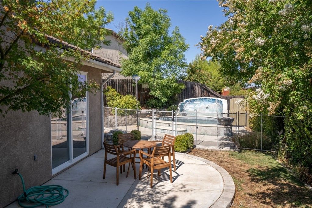 listing image 130724597155757575920