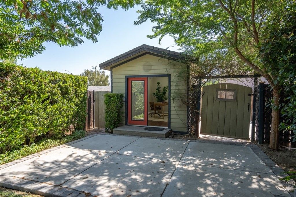 listing image 130722801957512215842