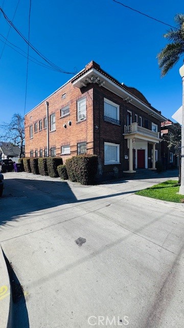 324 W 9th Street