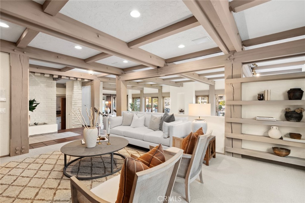 Linda Isle (LIND) - Residential