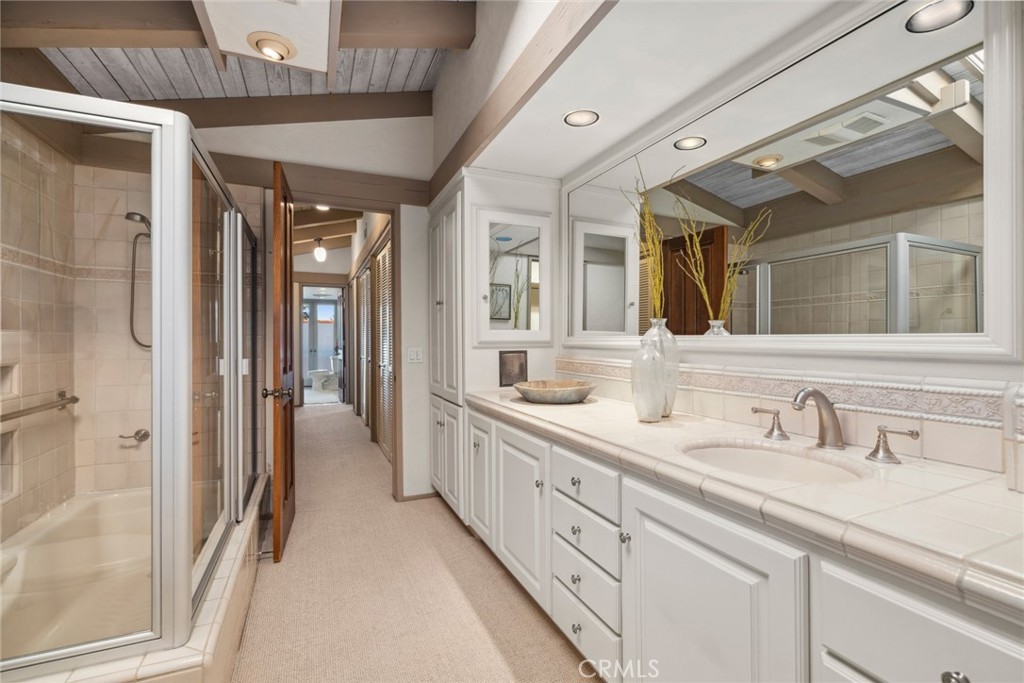 Linda Isle (LIND) - Residential