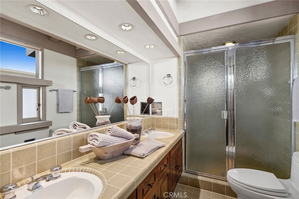 Linda Isle (LIND) - Residential