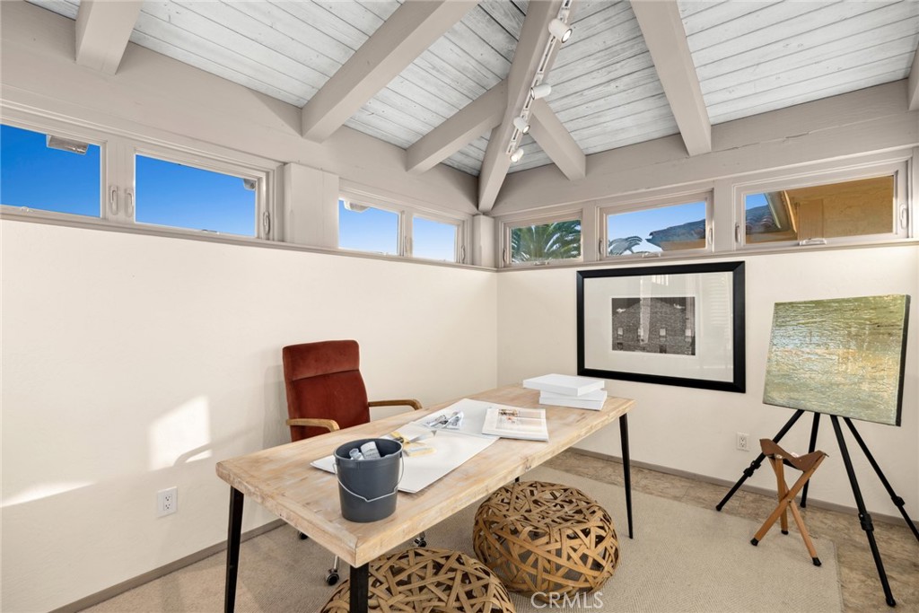 Linda Isle (LIND) - Residential