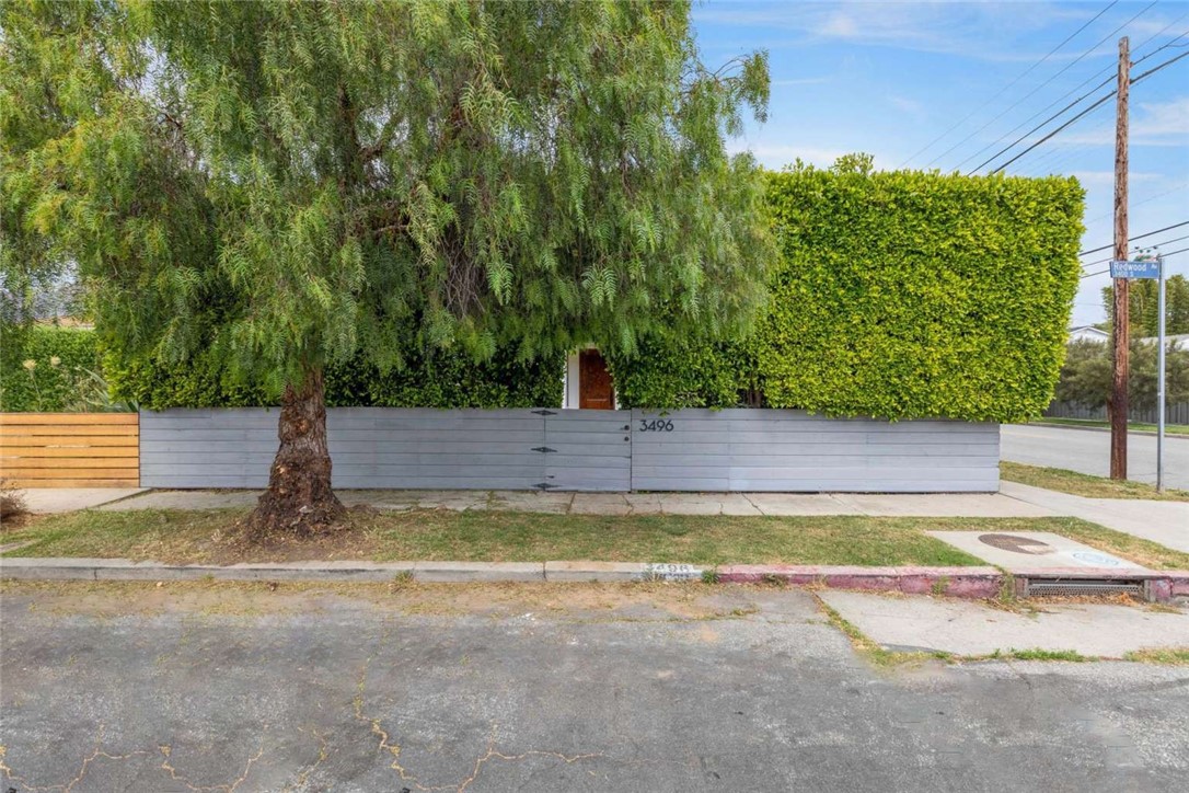 Photo 43 of 44 of 3496 Redwood Avenue house