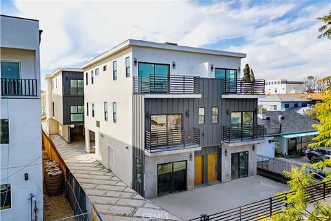 5663 Case Avenue North Hollywood CA 91601