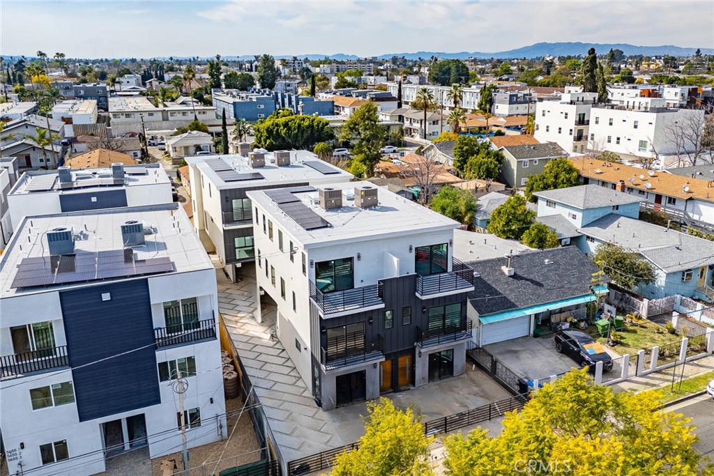 Properties 4 5663 Case Avenue