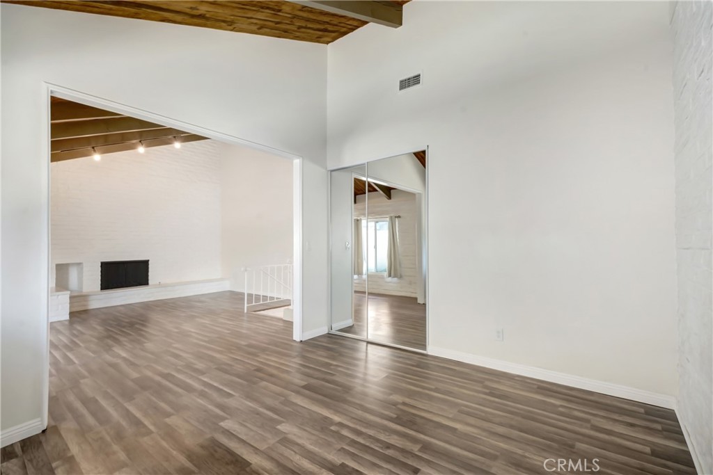 5060 Lakeview Avenue 27