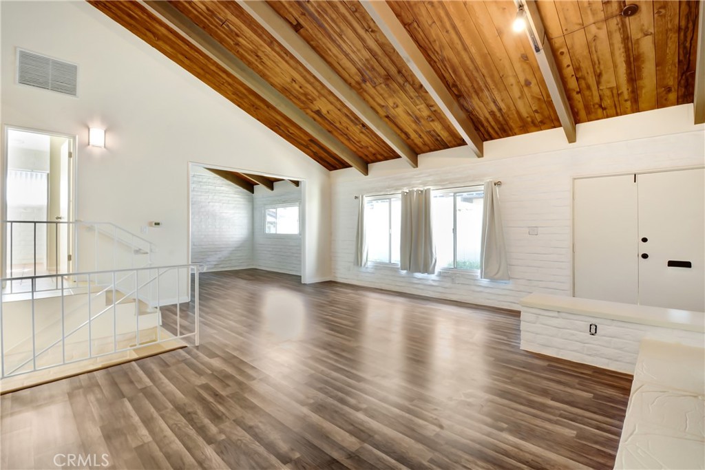 5060 Lakeview Avenue 27