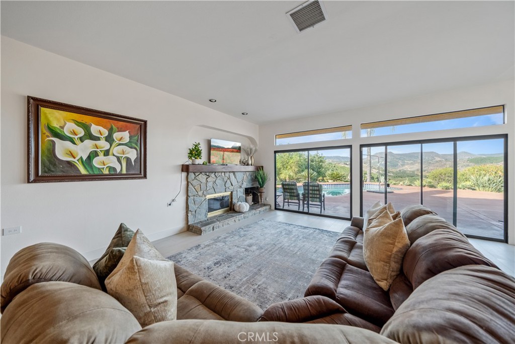 23192 De Anza Road