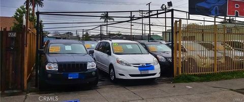 Photo of 710 E Florence Avenue, Los Angeles, CA 90001 (MLS # DW24088759)