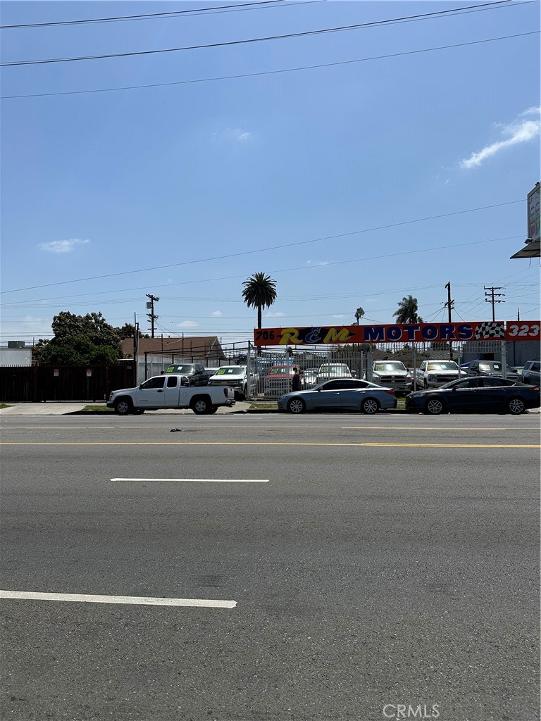 710 E Florence Avenue