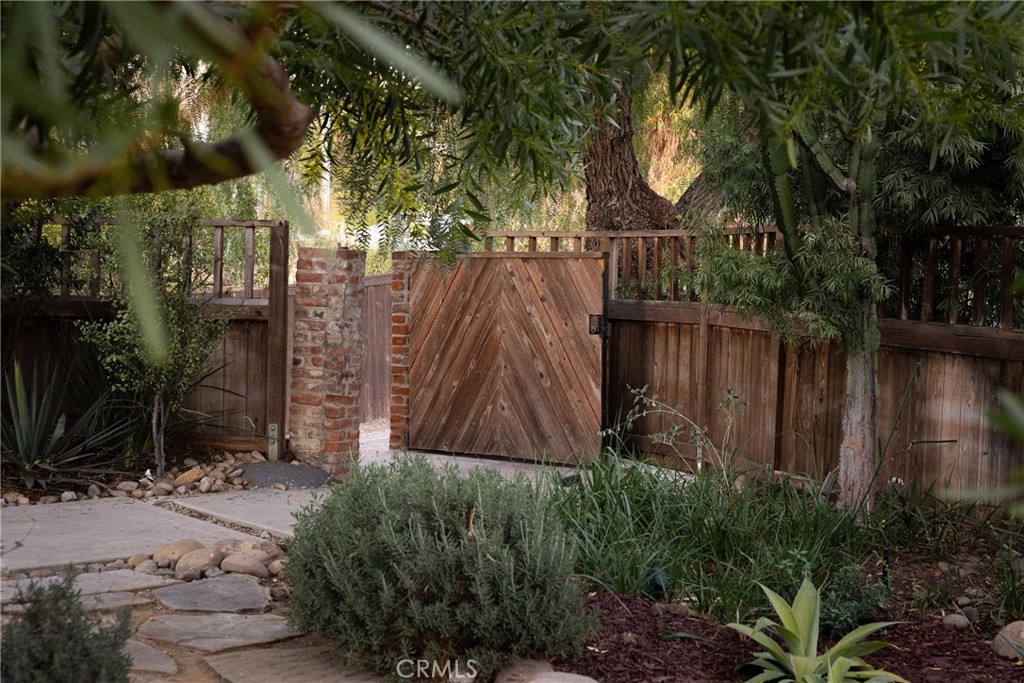 1825 Avocado Road