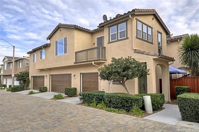 This beautiful corner-unit has a lot of natural light through out! Open gorgeous floor plan like model home with in unit washer and dryer! Loft can be your office? Walking distance to the community club, elementary school, & shopping! Neighborhoods: Winding Walk