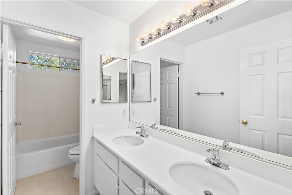 Promenade (PROM) - Residential Lease