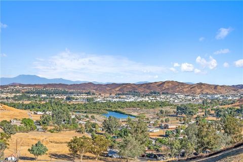 A home in Lake Elsinore