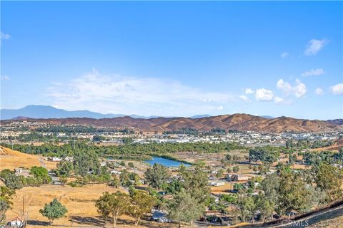 A home in Lake Elsinore