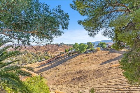 A home in Lake Elsinore