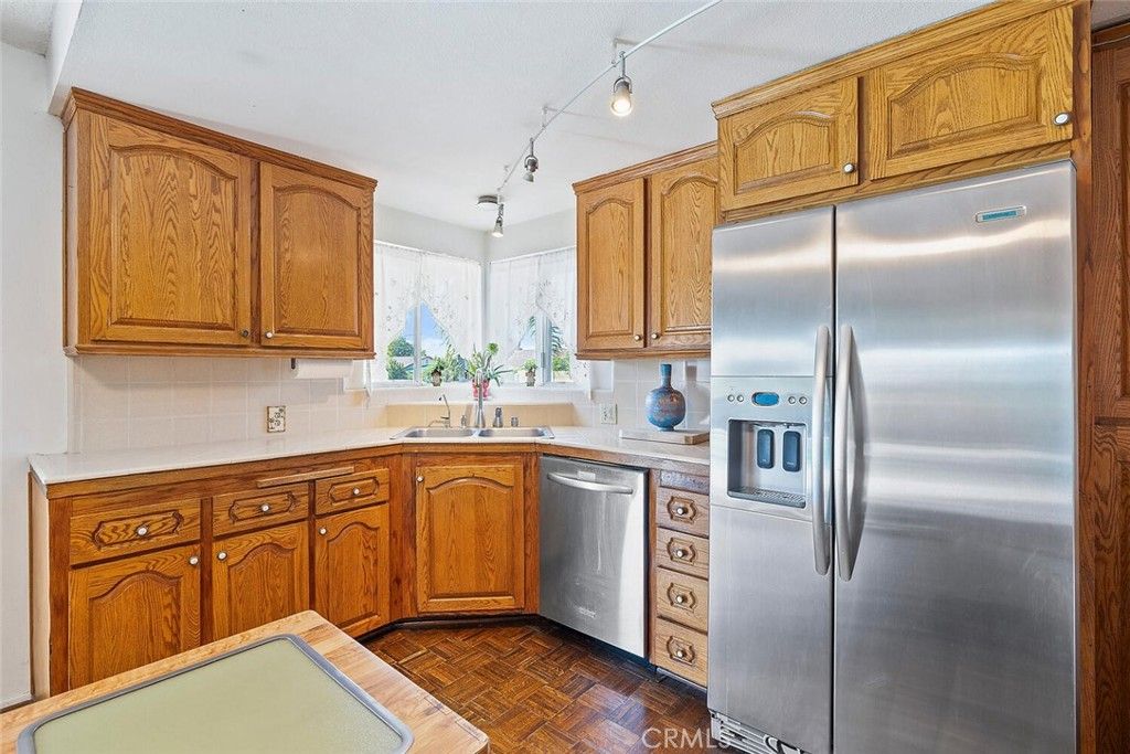 listing image 124