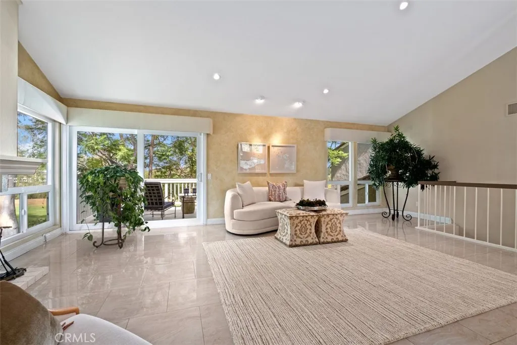 Irvine, California 92612, United States, 3 Bedrooms Bedrooms, ,3 BathroomsBathrooms,Residential,Active,106827