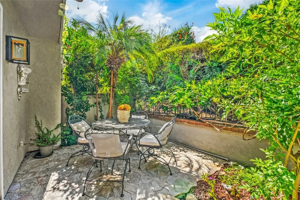 Irvine, California 92612, United States, 3 Bedrooms Bedrooms, ,3 BathroomsBathrooms,Residential,Active,106827