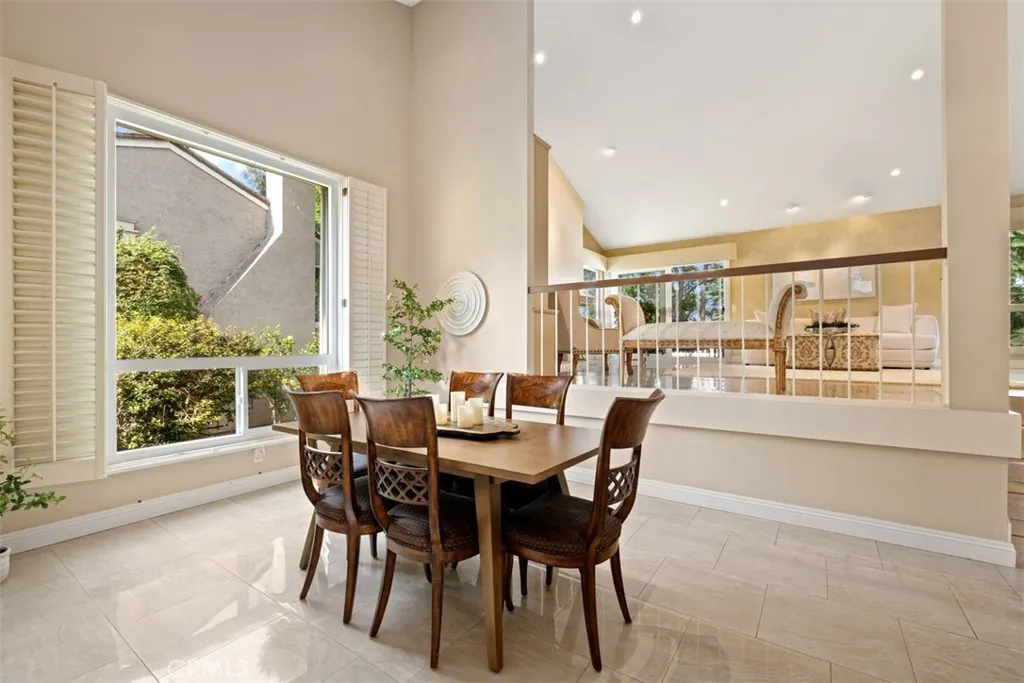 Irvine, California 92612, United States, 3 Bedrooms Bedrooms, ,3 BathroomsBathrooms,Residential,Active,106827