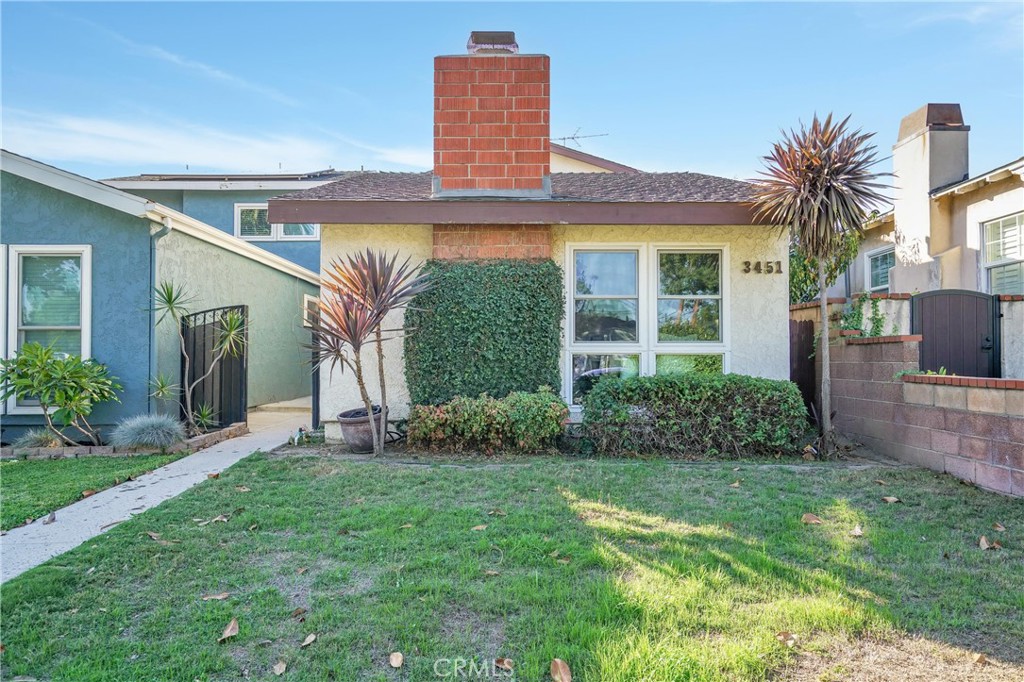 3451 cerritos avenue