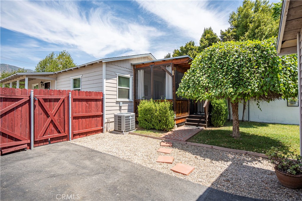 Photo 22 of 31 of 830 W Foothill Boulevard house