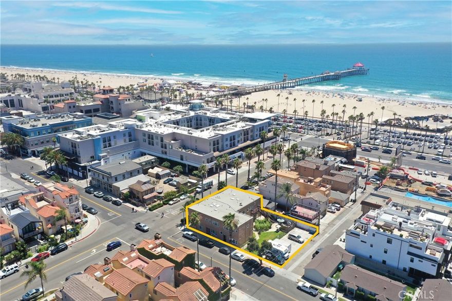 Offered for the first time in more than 40 years, we are pleased to present 123 6th Street (also listed at 605 Walnut Avenue). At 15 units, this is one of the larger multifamily properties in downtown. Ideally located on the “100 Block,” residents are just steps from the beach, The Strand, and Main Street.  By updating the units and bringing rents closer to market levels, the new owner can take advantage of enormous upside potential.
The entire building was re-piped in 2005, and the electrical system was upgraded in 2004.  Additionally, the roof was replaced in 2012, while the windows were redone in 2015.