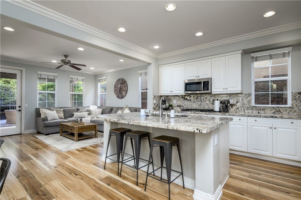listing image 130728792378905654340
