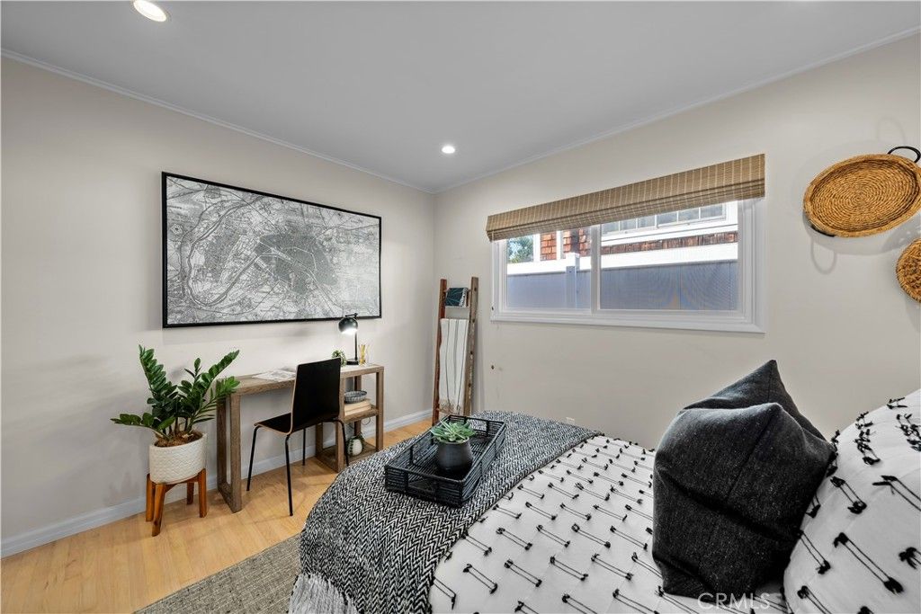 listing image 130728581601857600954