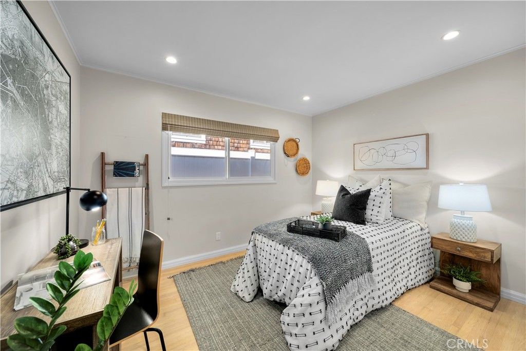 listing image 130722756711199922924