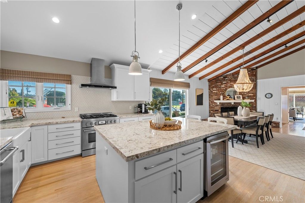 listing image 130724551256152615444