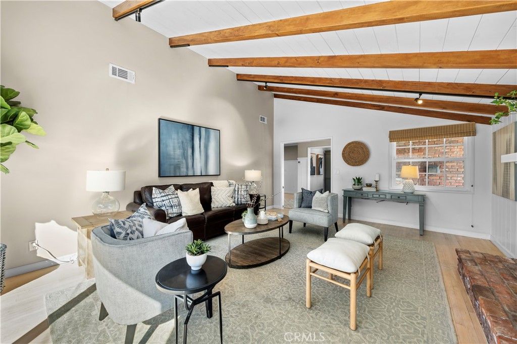 listing image 130726610643774792204
