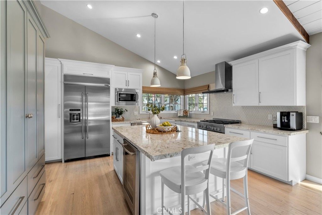 listing image 130726423032977698480