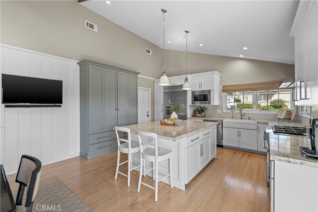 listing image 130720100994010095391