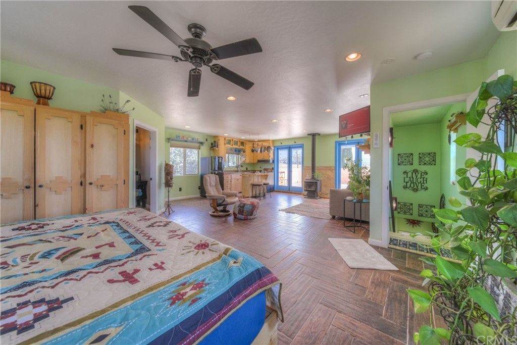 listing image 130729352314983134059