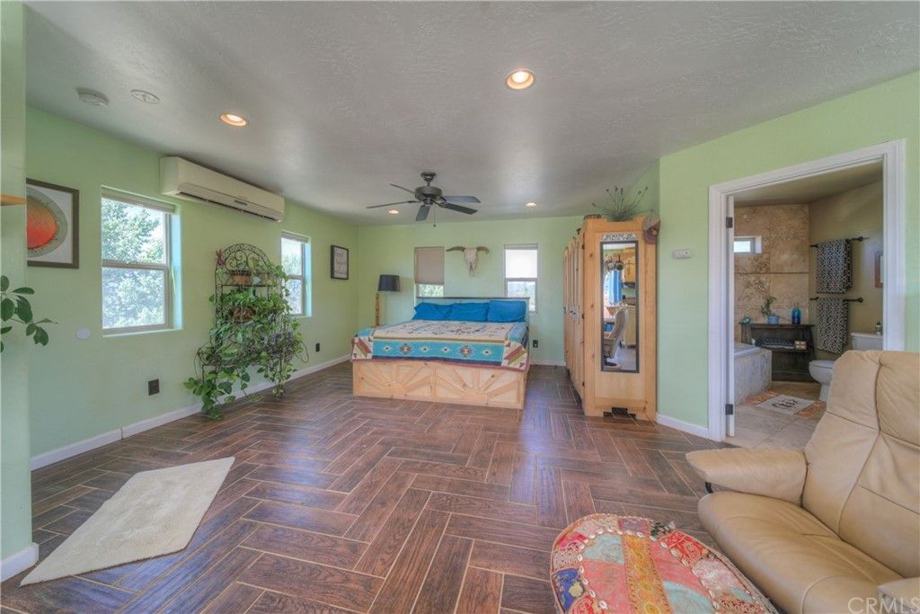 listing image 130723914103704387690