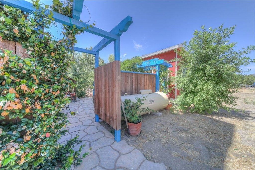 listing image 130722349048944011529