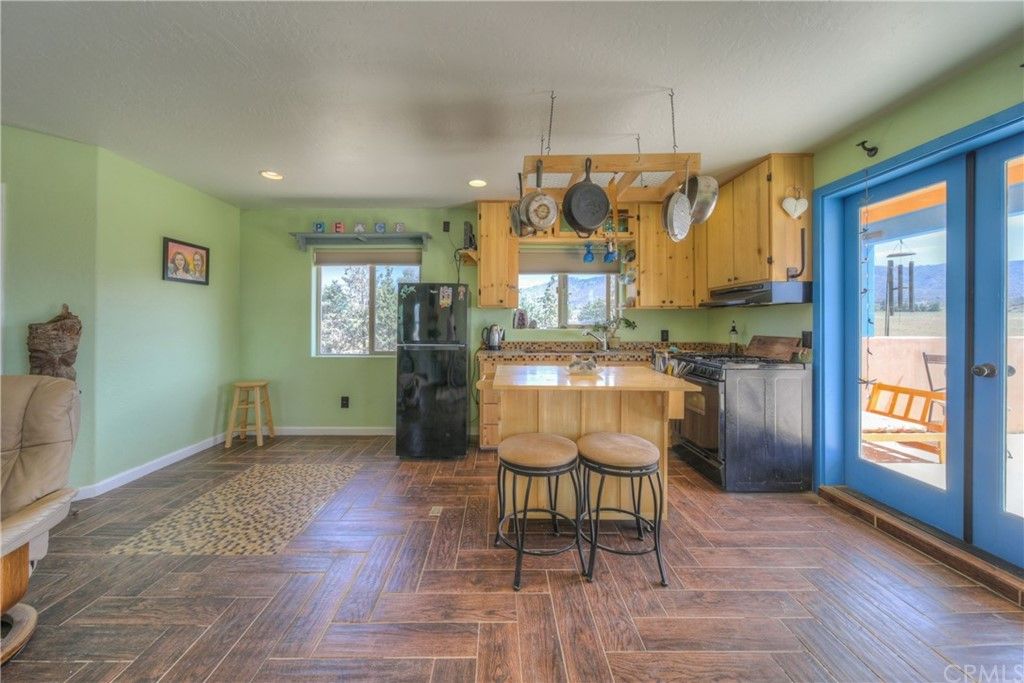 listing image 130724656051507574378