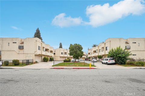 A home in El Monte