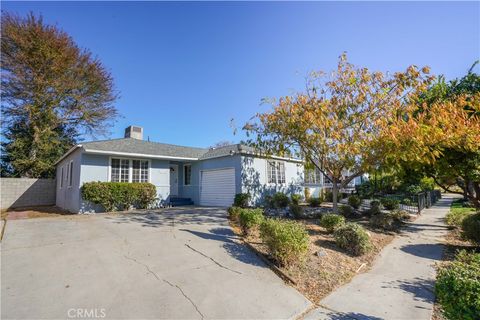 A home in Reseda