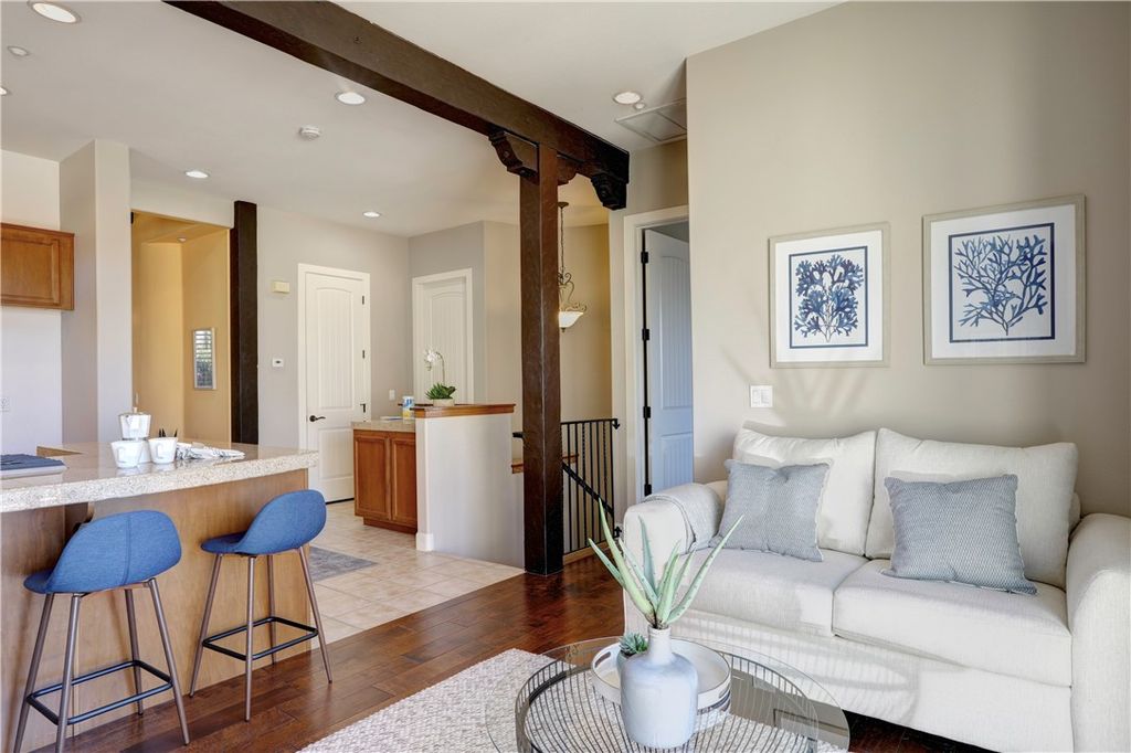 listing image 130727690982423272841