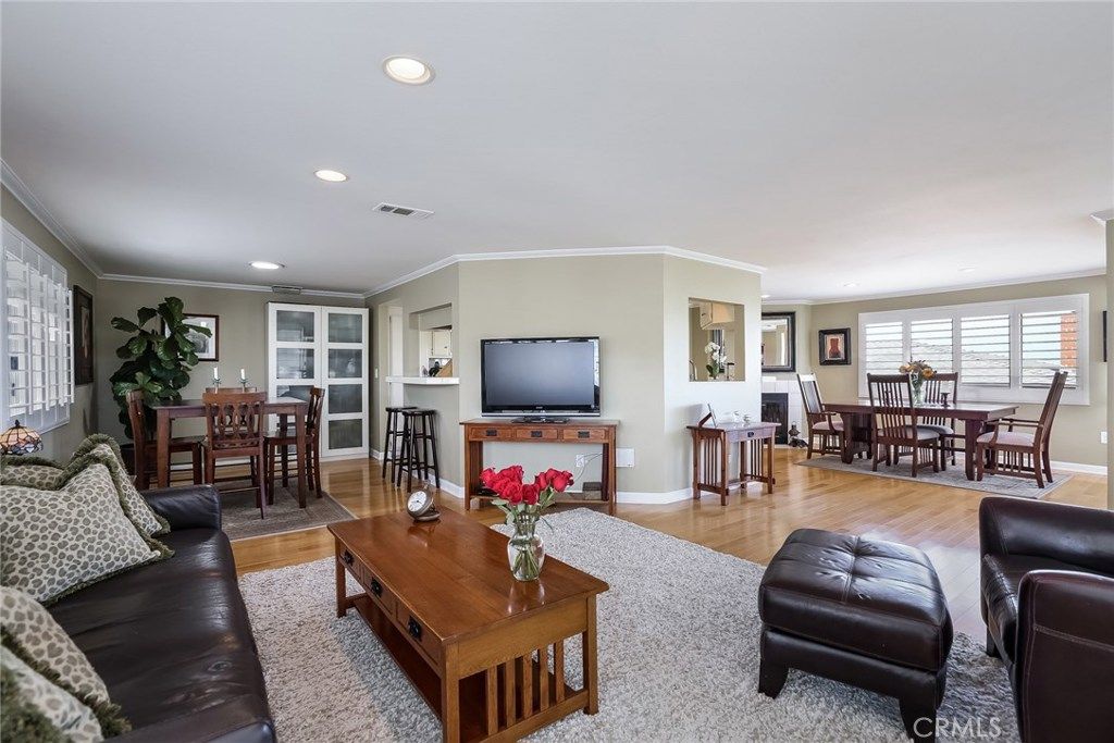 listing image 130729248139678204659